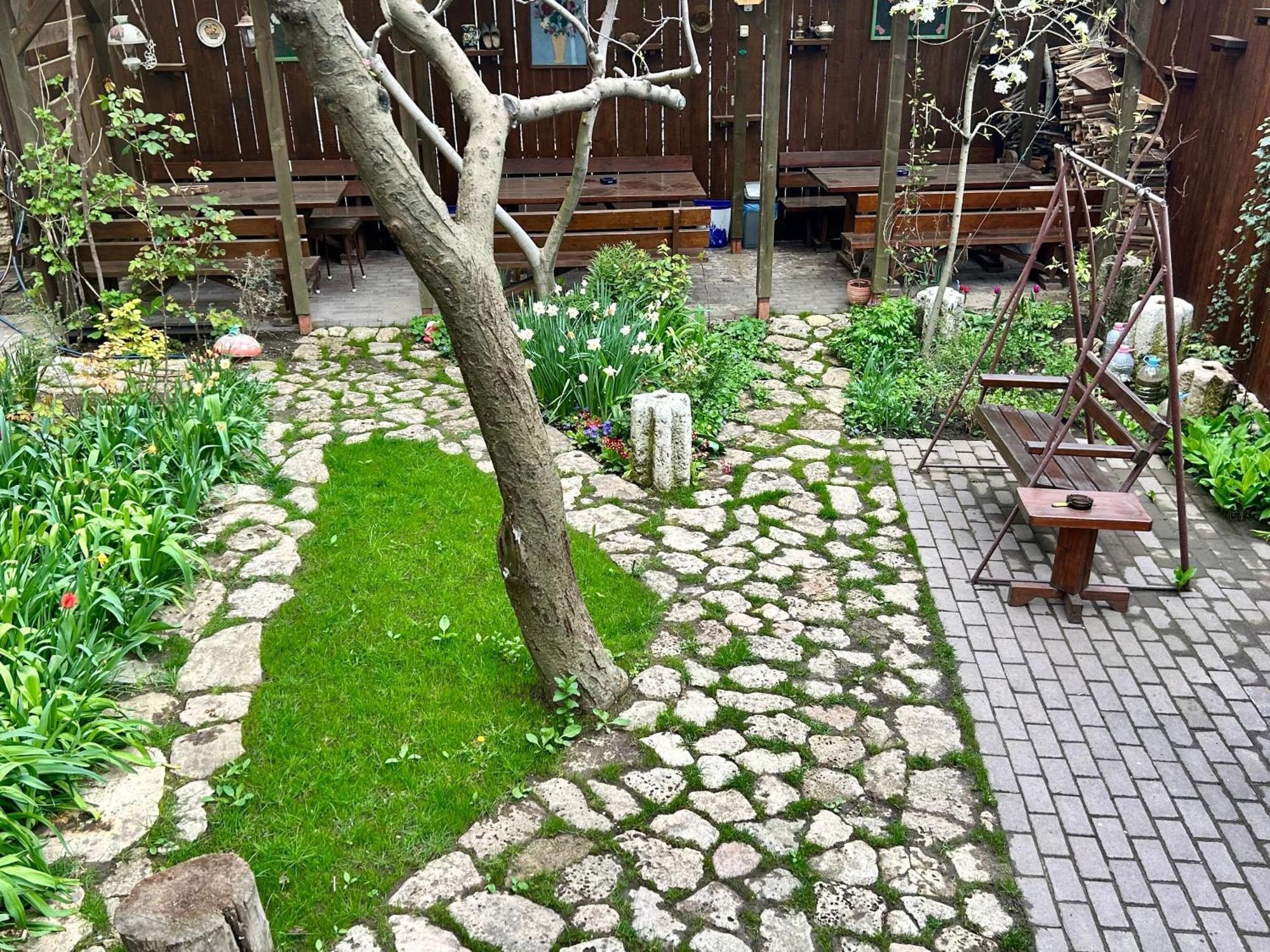 Gazde/Camere de închiriat Casa Double M, *