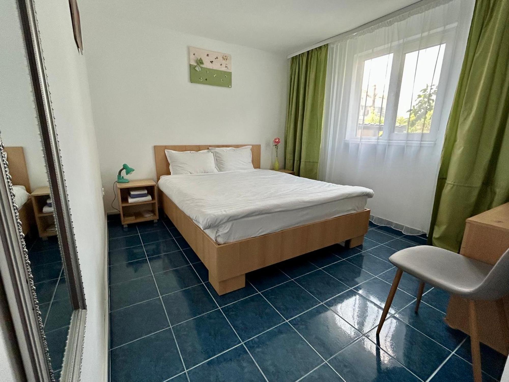 Casa Double M, Gazde/Camere de închiriat Vama Veche